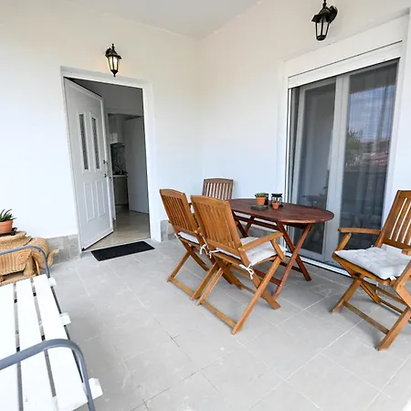 Holiday home Smaragdi Of *