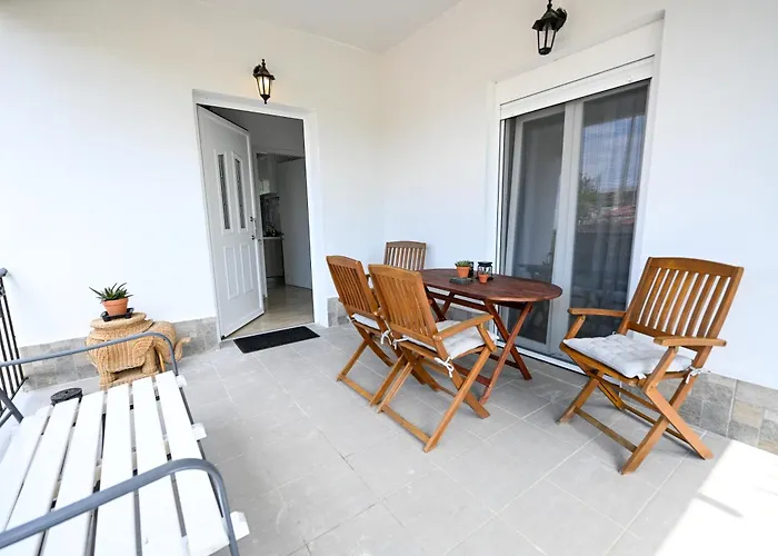 Holiday home Smaragdi Of *